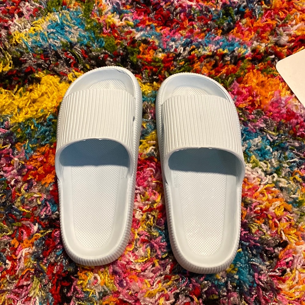 Size 38-39 slides